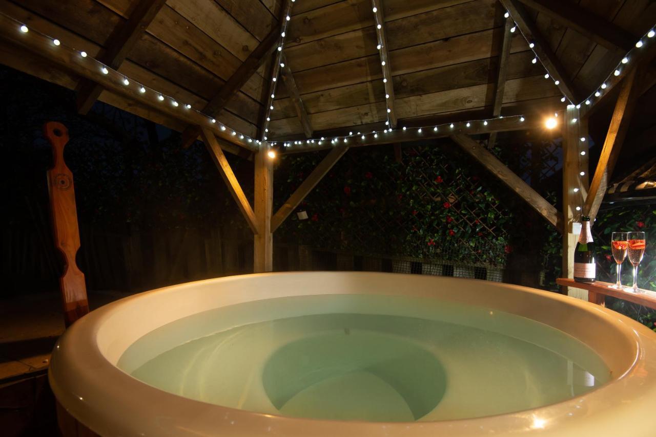 East Cottage * Wood Burning Hot Tub * Garden 세인트앤드루스 외부 사진